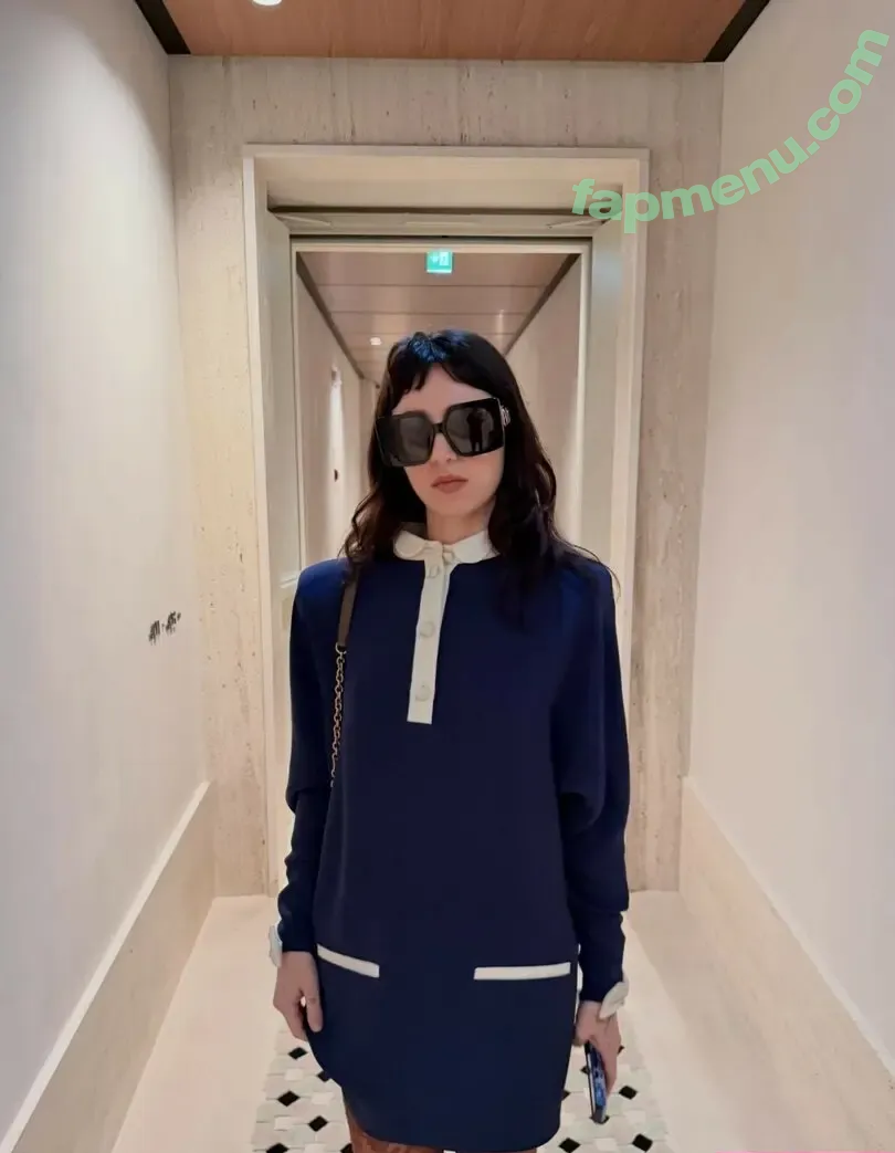 Clairo nude photo #0378 (Claire Cottrill)