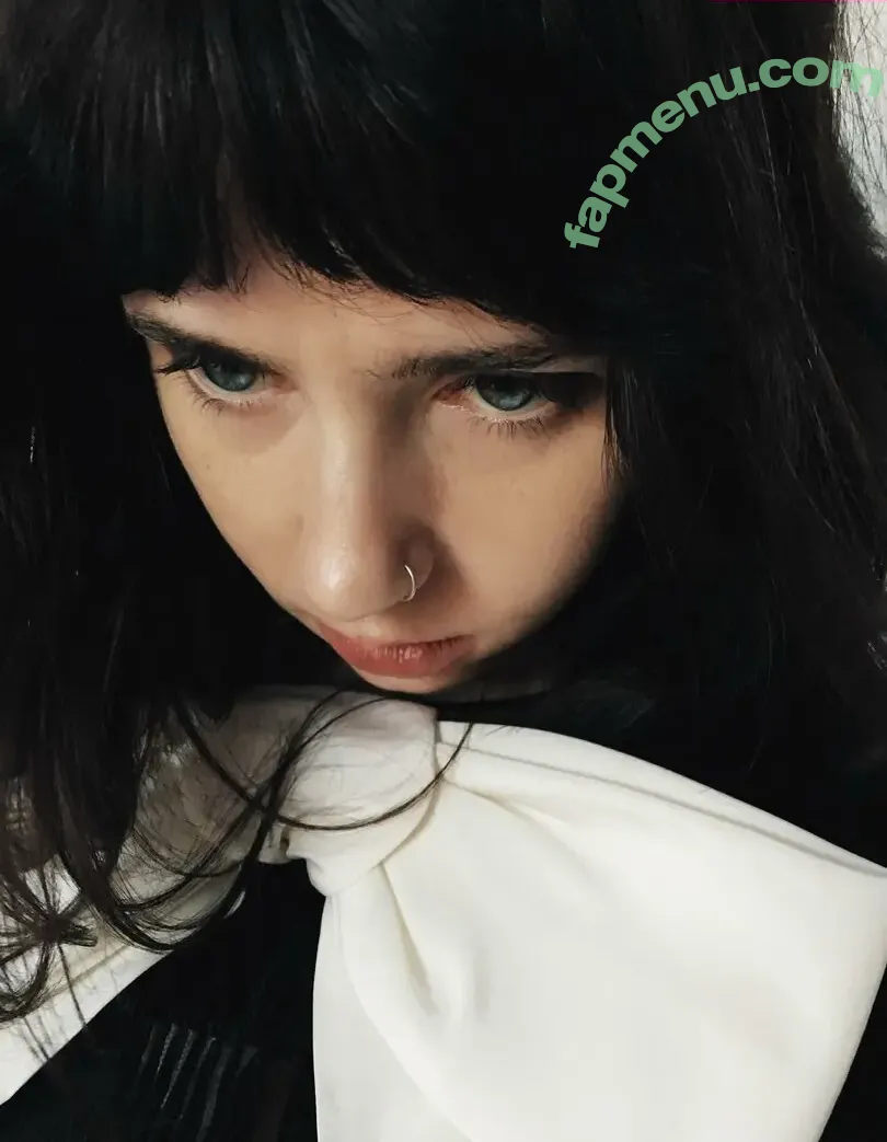 Clairo nude photo #0394 (Claire Cottrill)