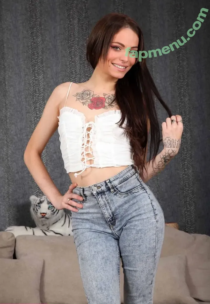 Clara Mia nude photo #0066 (clara_mia_ / clara_mia_off)