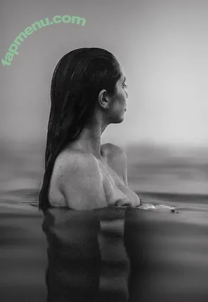 Clara Victoria / ClaraMzm / itsclaravictoria nude photo #0108