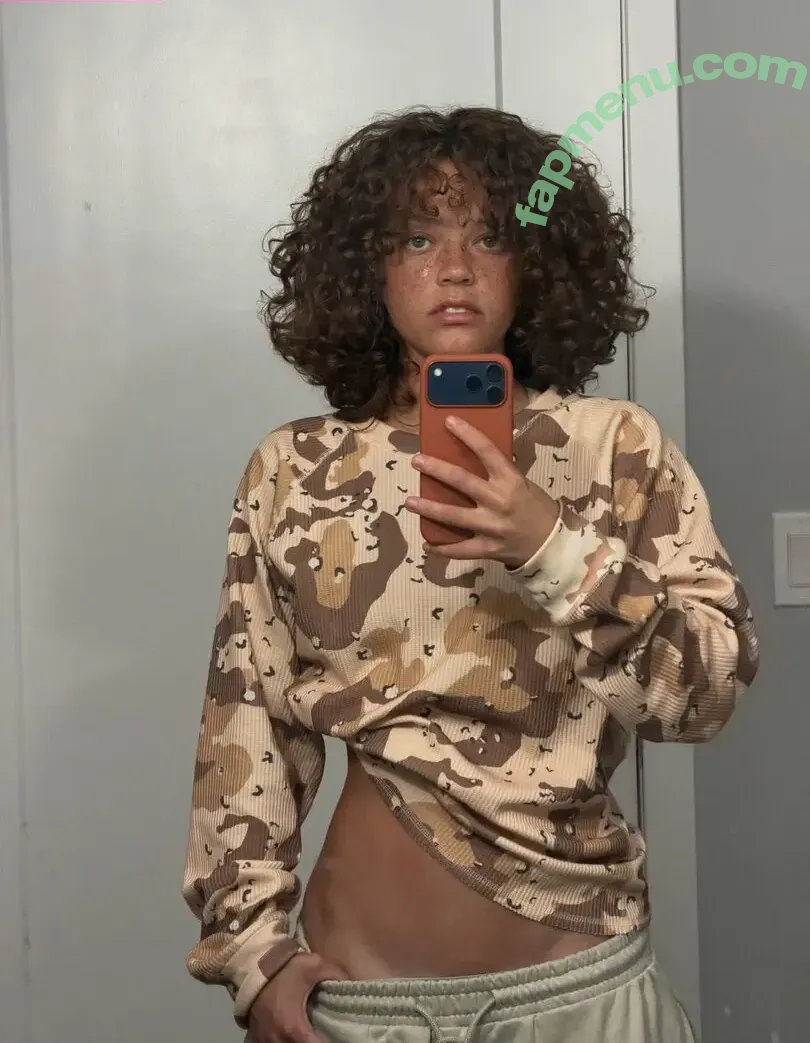 clara.west nude photo #0190 (clara_west)