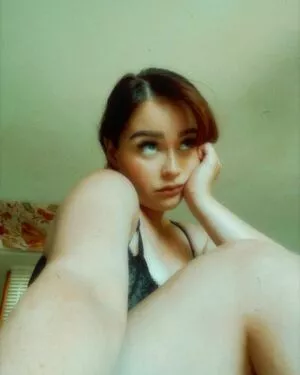 clara00ellis / onlycellis nude photo #0001