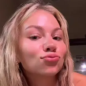 clarissaexplainsalilbit / clarissaexplainsitall / theonenonlyclaire nude photo #0004