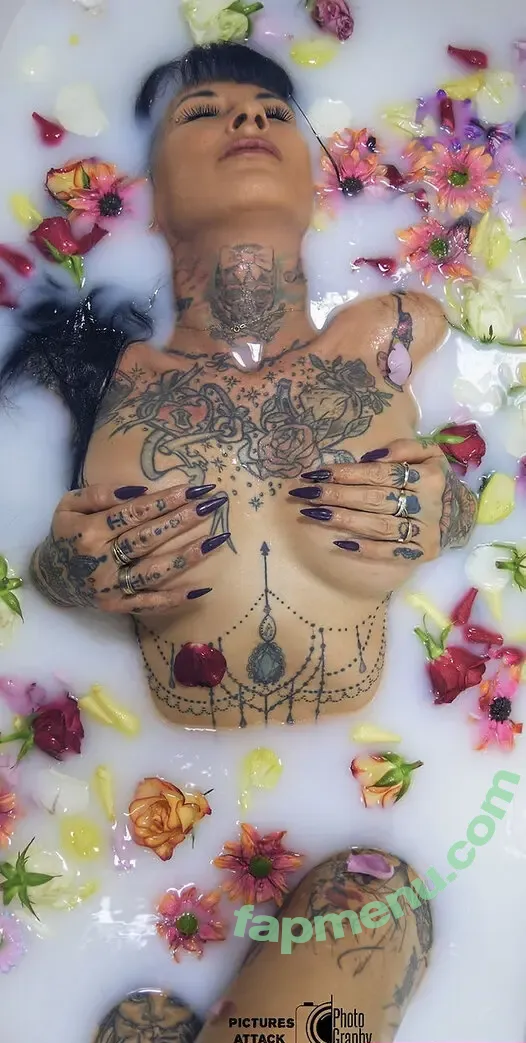 Claudia Klug nude photo #0004 (tantejeerydark)