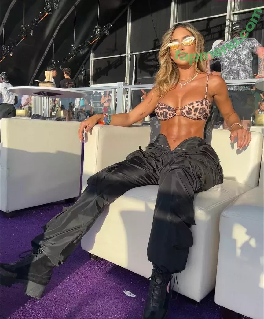 Claudia Sampedro nude photo #0146 (claudiasampedro)