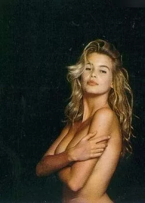 Claudia Schiffer / claudiaschiffer nude photo #0199