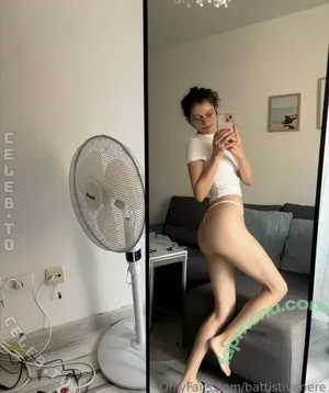 Claudia Surace / claudiasuracee_ / venere_battisti nude photo #0012