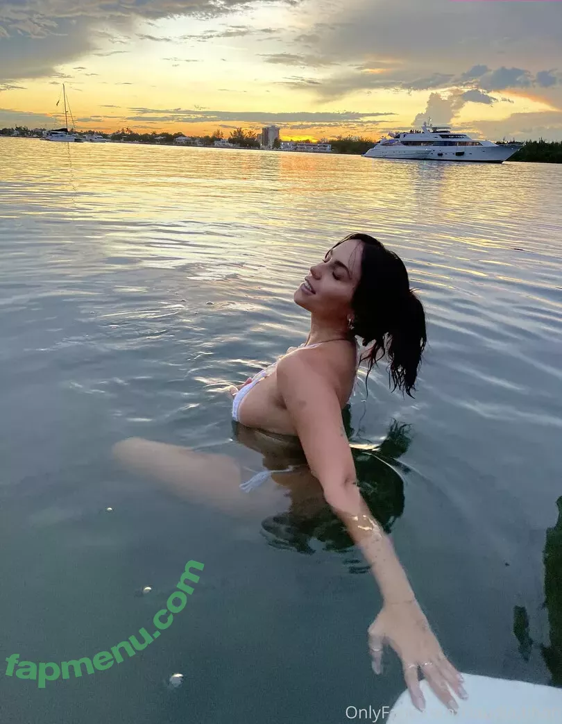 Claudia Tihan nude photo #0302 (claudiatihan)