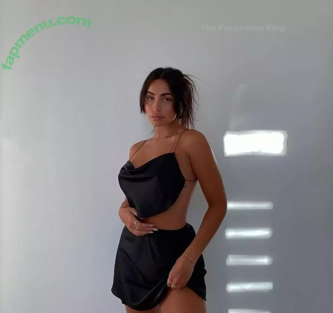 Claudia Tihan nude photo #0449 (claudiatihan)