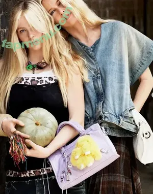 Clementine Vaughn / Clementine Schiffer / clementinevaughn nude photo #0039