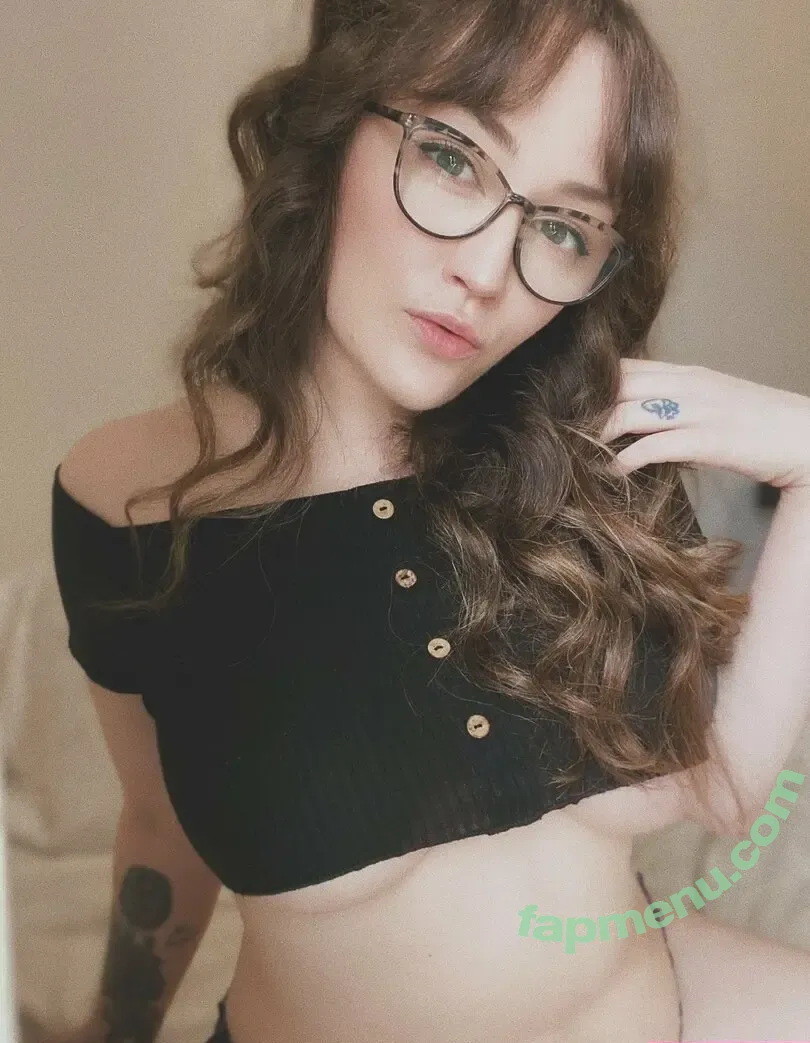 clemfizzfree nude photo #0012 (clemfizzfree)