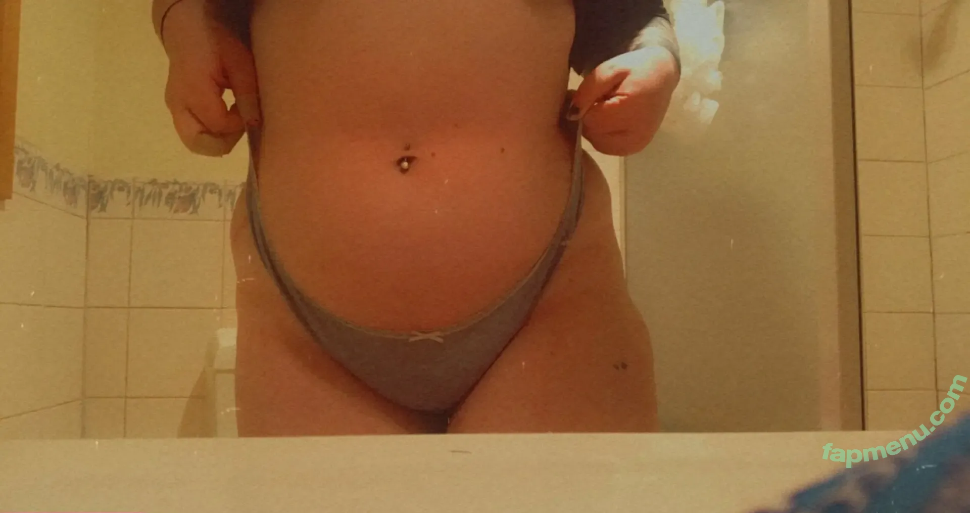 cleo_harpar nude photo #0014 (cleoharper_activewear)