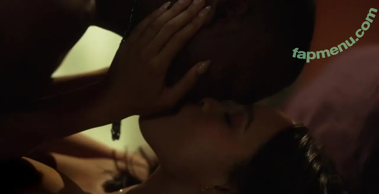 Cleopatra Coleman nude photo #0056 (CleopatraColeman)