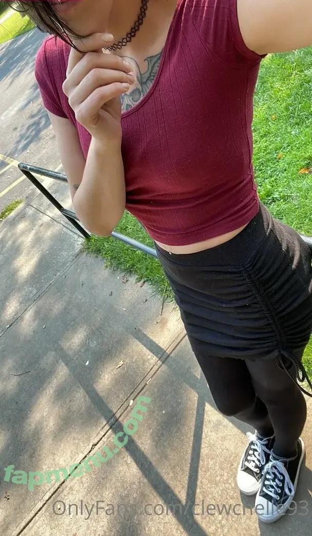 clewchelle93 nude photo #0002 (clelbell93)