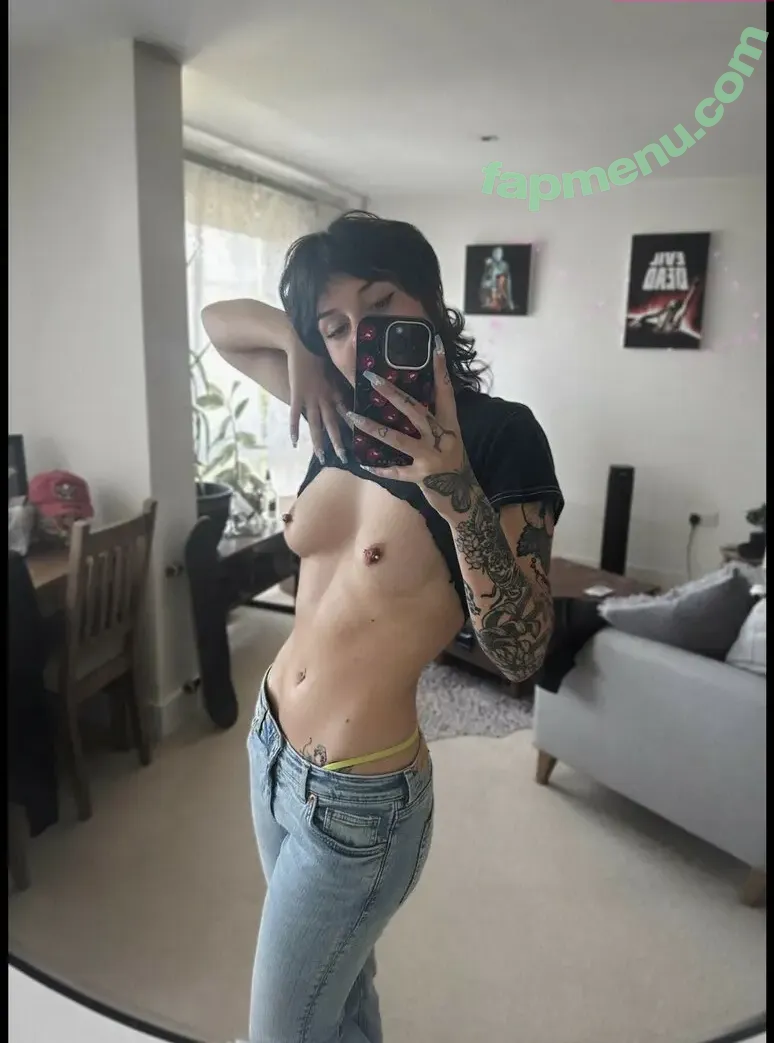 Clogascoigne nude photo #0025 (user)