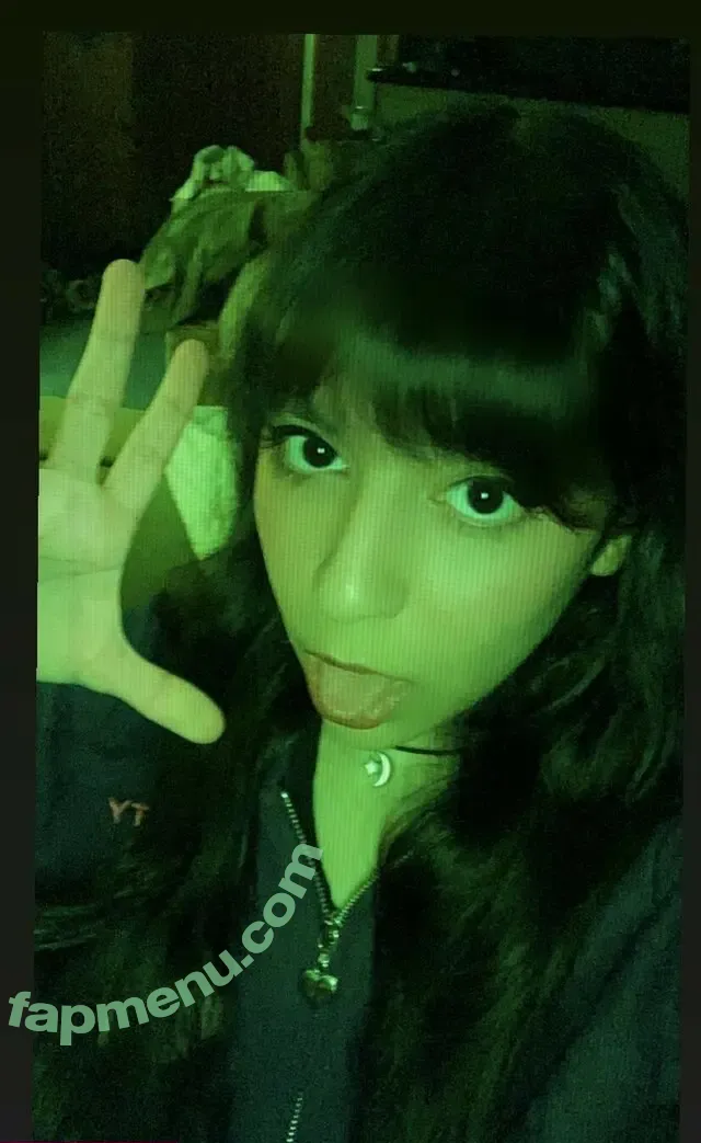 _clowndoll_ nude photo #0003 (murky_farm_5506)