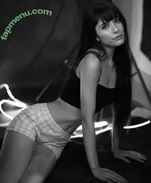 Clumsyumsy nude photo #0003