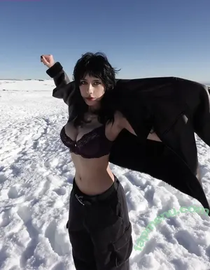 Cmiiu / Ellie nude photo #0221