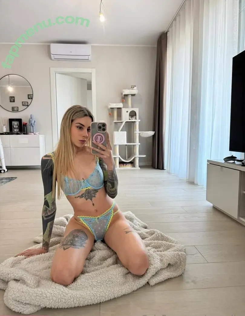co.ra.lin nude photo #0079 (coraalin)