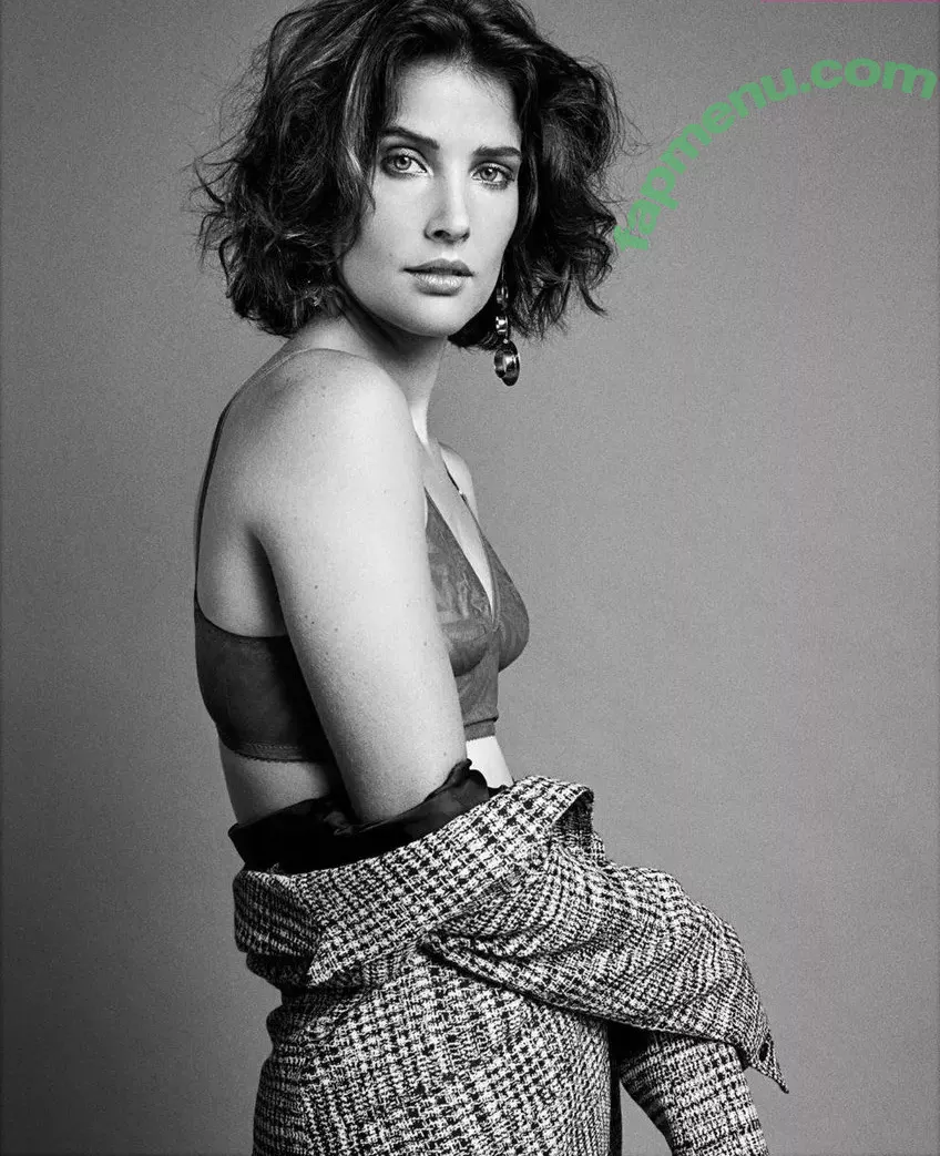 Cobie Smulders nude photo #0034 (CobieSmulders)