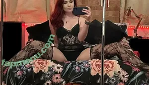 Cockneygoth nude photo #0108