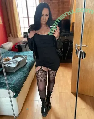 Cockneygoth nude photo #0140