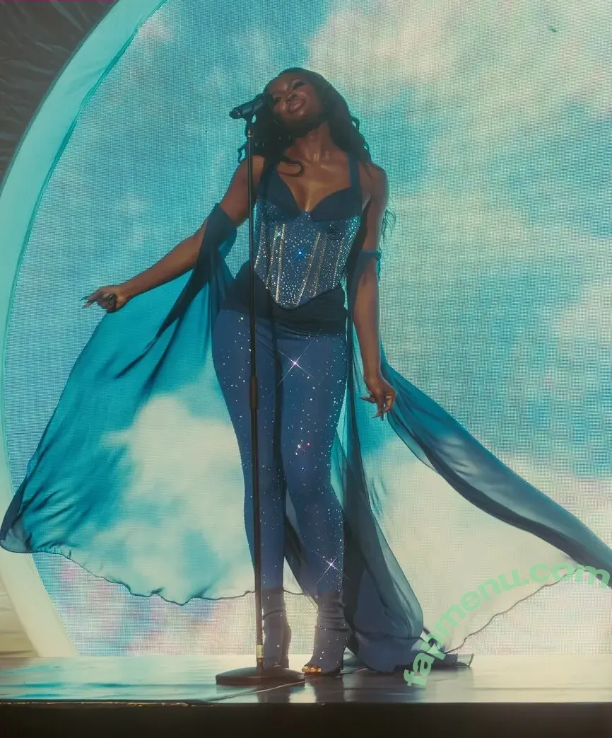 Coco Jones nude photo #0042 (braceface.coco / cocojones)