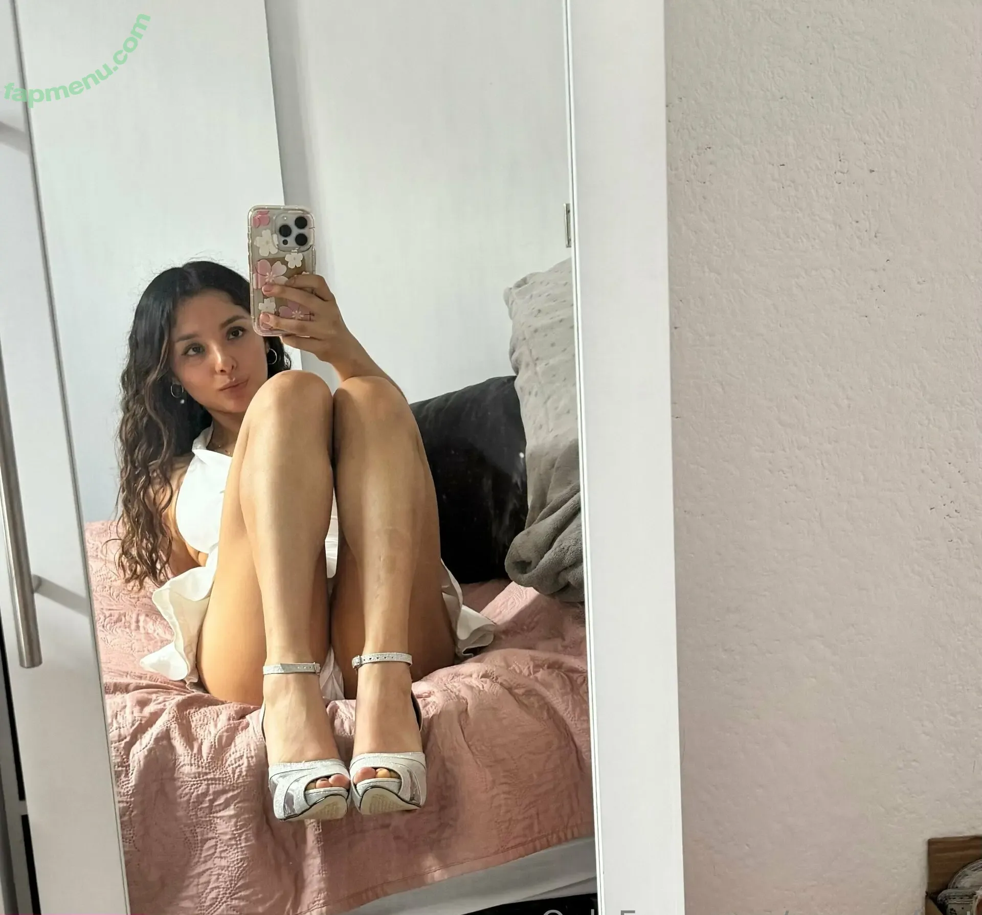 Cocopafeet nude photo #0064 (Maggiesita / cocopabeaat)