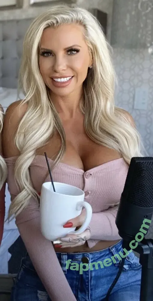 coffeeandcleavage nude photo #0009 (coffeeandcleavage)