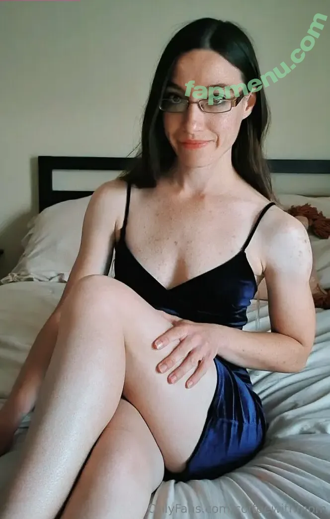 coffeewithmom nude photo #0020 (coffee_with_mom)
