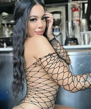 Coffeewlayaa / Thiccc Bikini Barista / coffeewlayaa_ / reinalayaa nude photo #0001