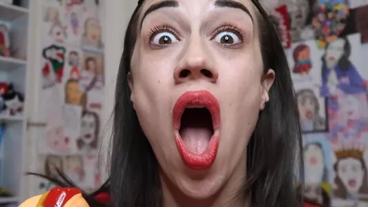 Colleen Ballinger / Miranda Sings / colleen nude photo #0004