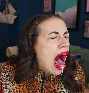 Colleen Ballinger / Miranda Sings / colleen nude photo #0016