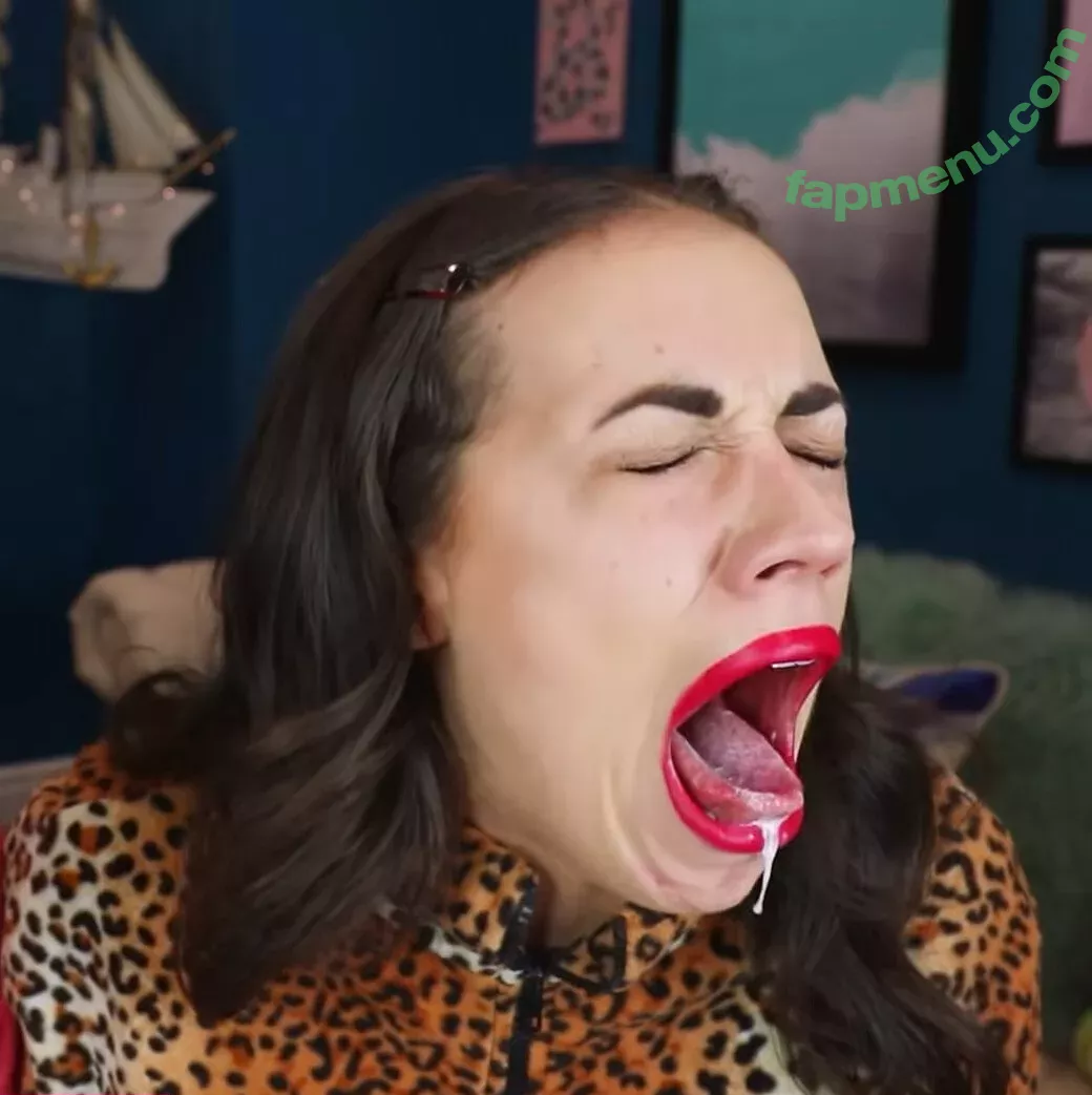 Colleen Ballinger nude photo #0016 (Miranda Sings / colleen)