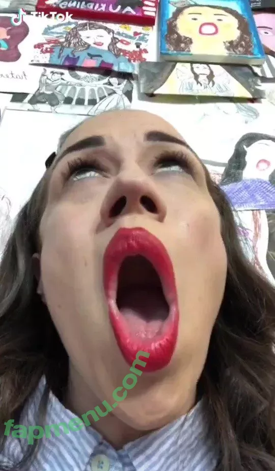 Colleen Ballinger nude photo #0028 (Miranda Sings / colleen)