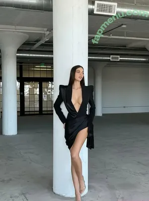 colleencole / colleencoleofficial nude photo #0001