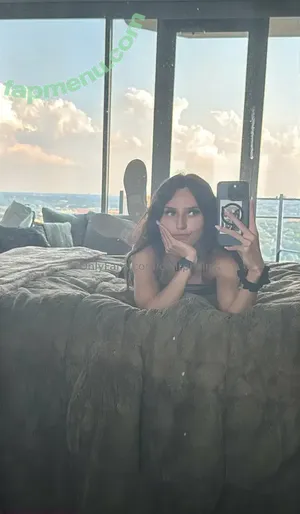  nude photo #0009