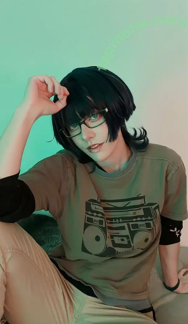 comely_cos nude photo #0003 (comely_cos)
