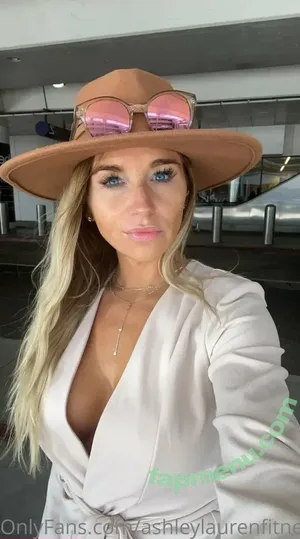  nude photo #0001