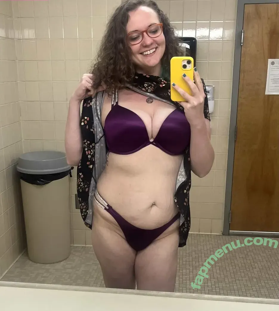 Comfy Karen nude photo #0002 (comfykaren / comfykarenxxx)