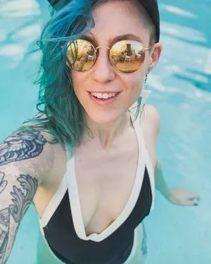 Comicbookgirl19 / DanikaXIX / pirateflagnislandgirl nude photo #0177