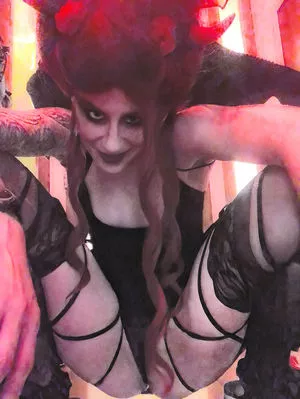 Comicbookgirl19 / DanikaXIX / pirateflagnislandgirl nude photo #0245