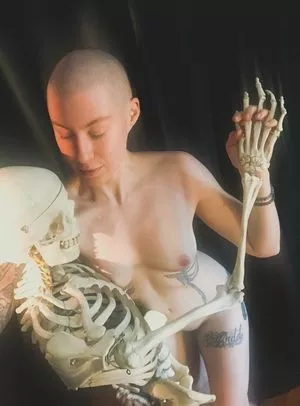 Comicbookgirl19 / DanikaXIX / pirateflagnislandgirl nude photo #0326