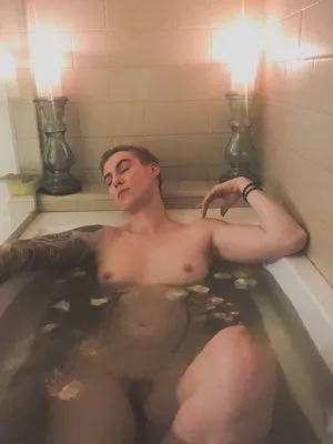 Comicbookgirl19 / DanikaXIX / pirateflagnislandgirl nude photo #0548