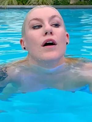 Comicbookgirl19 / DanikaXIX / pirateflagnislandgirl nude photo #0767