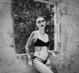 Comicbookgirl19 / DanikaXIX / pirateflagnislandgirl nude photo #0916