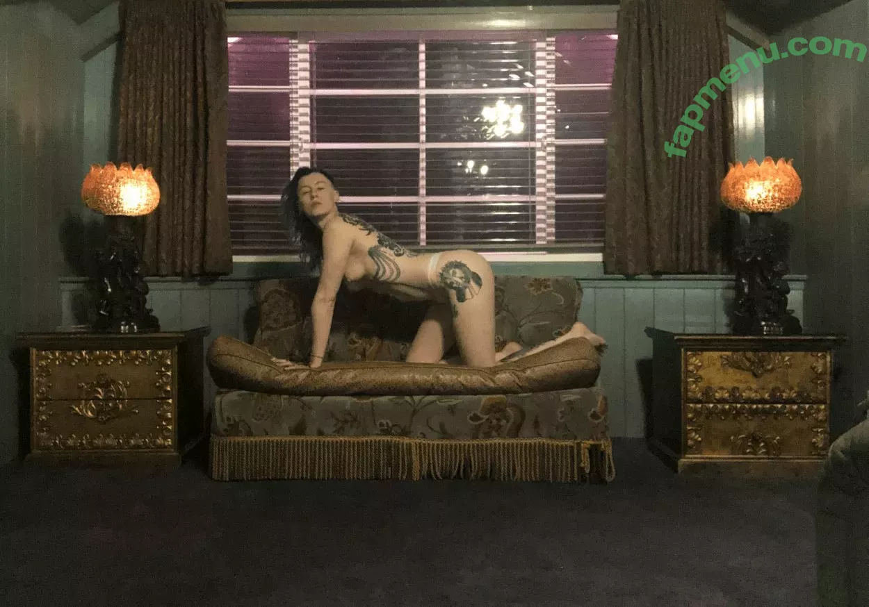 Comicbookgirl19 nude photo #0125 (DanikaXIX / pirateflagnislandgirl)