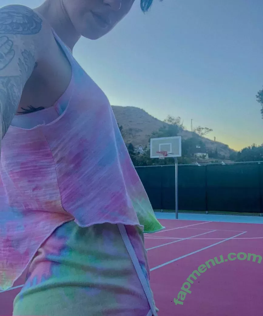 Comicbookgirl19 nude photo #0130 (DanikaXIX / pirateflagnislandgirl)