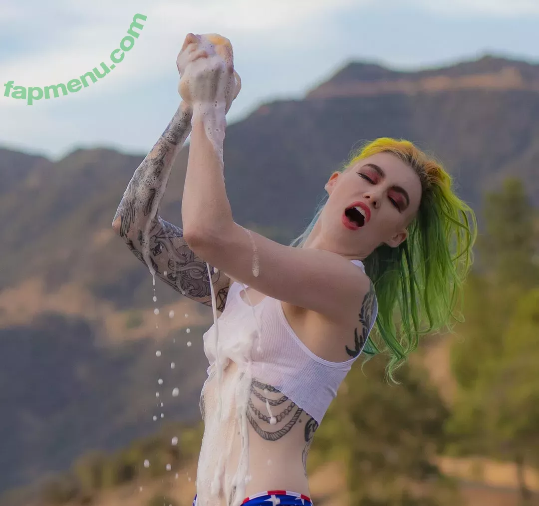 Comicbookgirl19 nude photo #0135 (DanikaXIX / pirateflagnislandgirl)