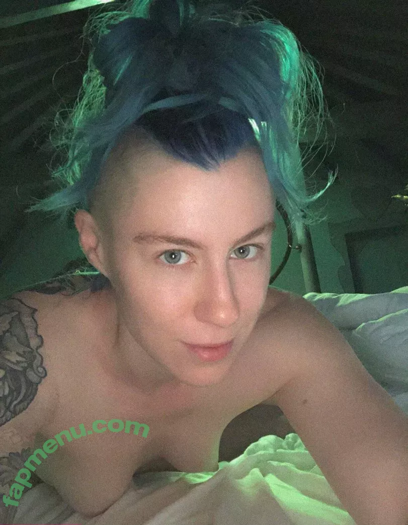 Comicbookgirl19 nude photo #0136 (DanikaXIX / pirateflagnislandgirl)